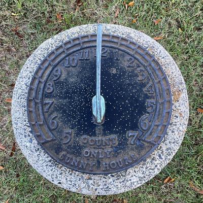 Sale Photo Thumbnail #262: Dial is not attached to column
Column: 22" high x 13" base diameter