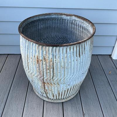 Sale Photo Thumbnail #292: Used as a side table for outdoor patio
Measures: 20.5" high x  19" diameter