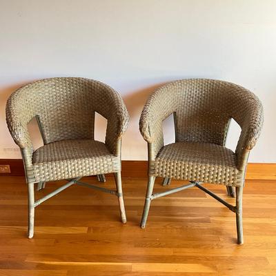 Sale Photo Thumbnail #352: Overall good condition, some paint is fading, small damage to rattan, see photos
Measures: 26.5" wide x 20" seat height x 18.5" seat depth x 31.25" high