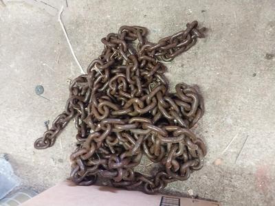 BOX OF ROPE AND CHAINS