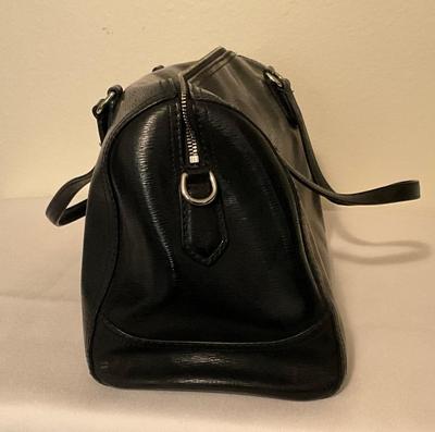 Sale Photo Thumbnail #33: great condition, however the main zipper is not working