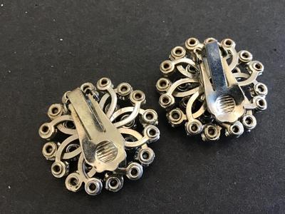 Gorgeous Clip on Earrings Vintage