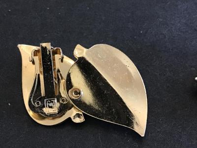 Textured and Smooth Emmons Em j. Clip on Vintage