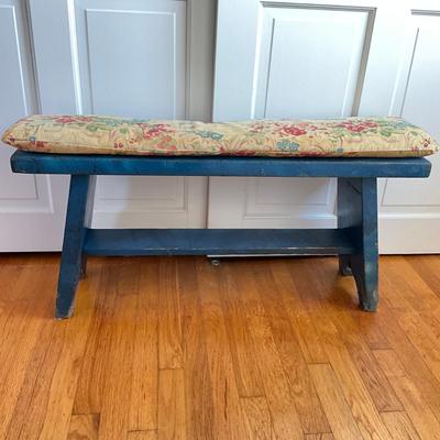 Sale Photo Thumbnail #512: Measures: 38" wide x 10" deep x 17" high x 19.5" high with cushion