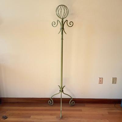 Sale Photo Thumbnail #565: Green cracle paint
Measures: 64.5" high x 12" diameter (top) x 18" diameter (bottom)