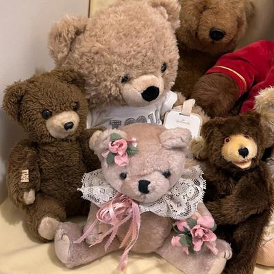 Sale Photo Thumbnail #546: Big Ole Lot of Cuddly Teddy Bears! From vintage to new (Hallmark) Bombay Wilson, Bombay Stanley, Lord & Taylor, Wildlife - all in great condition!