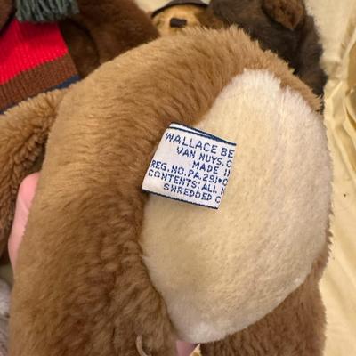 Sale Photo Thumbnail #562: Another Lot of Teddy Bears! Life, Bombay Mei Ying (aged and loved), Mary Meyer, Gund, North American Bear Co, Wallace Berry- in mixed condition from excellent to loved!