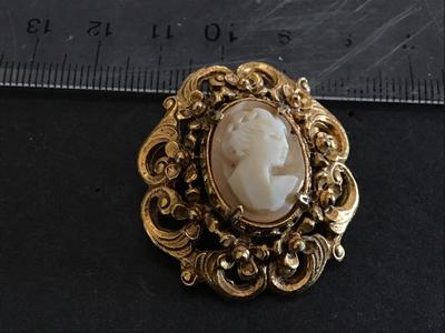 Beautiful Vintage Florenza Brooch