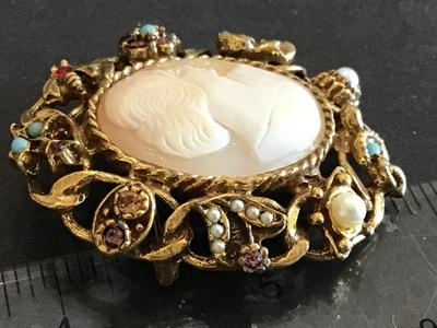 Beautiful Carved Cameo Brooch Vintage