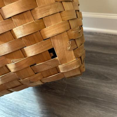 Sale Photo Thumbnail #753: Tall Laundry Hamper Basket with Lid - one broken part of the weave near the bottom and some water damage on base as shown in photos.