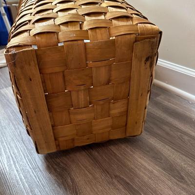 Sale Photo Thumbnail #754: Tall Laundry Hamper Basket with Lid - one broken part of the weave near the bottom and some water damage on base as shown in photos.