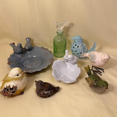 Sale Photo Thumbnail #796: 8 Birds, Birds, Birds! Ceramic, Glass Figurines/Decor