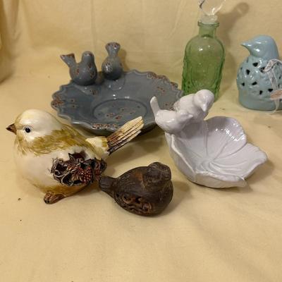 Sale Photo Thumbnail #793: 8 Birds, Birds, Birds! Ceramic, Glass Figurines/Decor