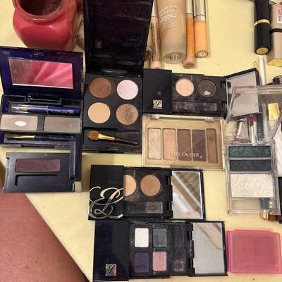 Sale Photo Thumbnail #842: Huge Assortment of Makeup- Eye Shadows - Blush - Brushes++ Lots of Estee Lauder!
