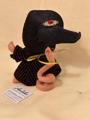Sale Photo Thumbnail #878: Annalee Vintage Mobilitee Dolls #4 Witchie Mouse, Meredith, NH USA 2000 - great condition
