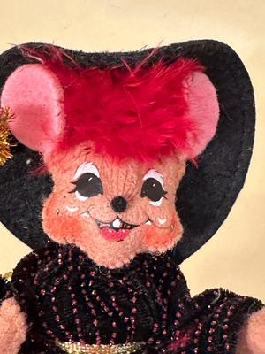 Sale Photo Thumbnail #880: Annalee Vintage Mobilitee Dolls #4 Witchie Mouse, Meredith, NH USA 2000 - great condition