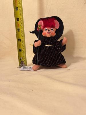 Sale Photo Thumbnail #879: Annalee Vintage Mobilitee Dolls #4 Witchie Mouse, Meredith, NH USA 2000 - great condition