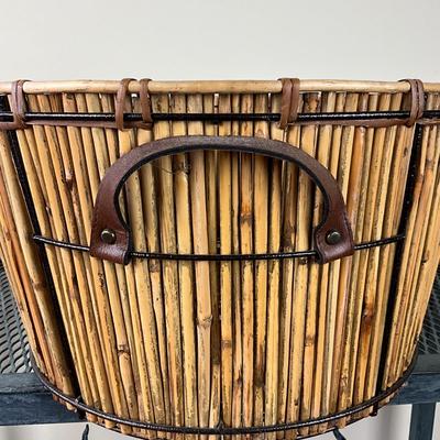 Sale Photo Thumbnail #667: Does have damage to top, side & bottom of basket
Measures: 23" long x 18.25" deep x 9.5" high