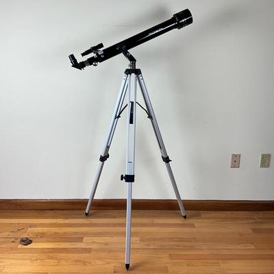 Sale Photo Thumbnail #681: Comes with k10mm lens, tripod is collapsible
very good condition