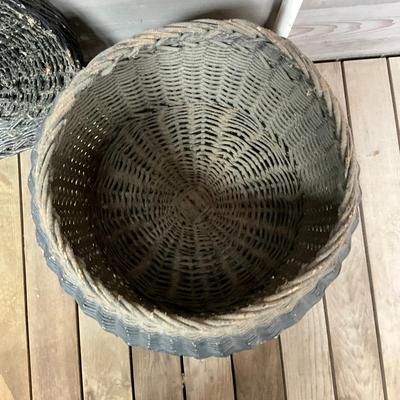 Sale Photo Thumbnail #700: Measures: 14" high x 20" diameter