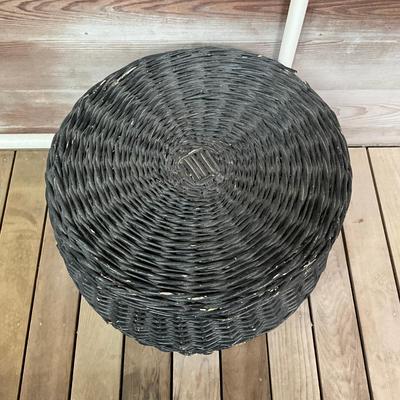 Sale Photo Thumbnail #702: Measures: 14" high x 20" diameter