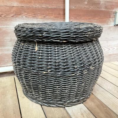 Sale Photo Thumbnail #699: Measures: 14" high x 20" diameter