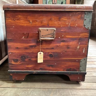 Sale Photo Thumbnail #706: Made in Long Island City, New York
Dovetail Joints, on caster wheels
Measures: 4' wide x 23.5" deep x 24" high