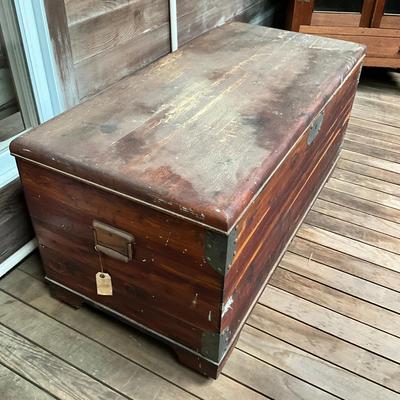 Sale Photo Thumbnail #707: Made in Long Island City, New York
Dovetail Joints, on caster wheels
Measures: 4' wide x 23.5" deep x 24" high
