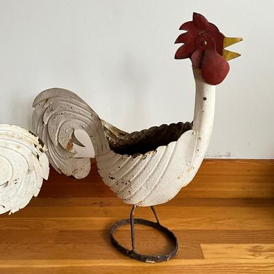 Sale Photo Thumbnail #741: Rooster cheek is broken/falling off, refer to photos
Measures: 23.5" high x 24" wide x 6.5" deep