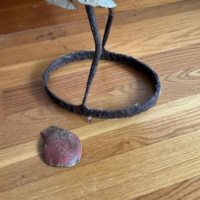 Sale Photo Thumbnail #743: Rooster cheek is broken/falling off, refer to photos
Measures: 23.5" high x 24" wide x 6.5" deep