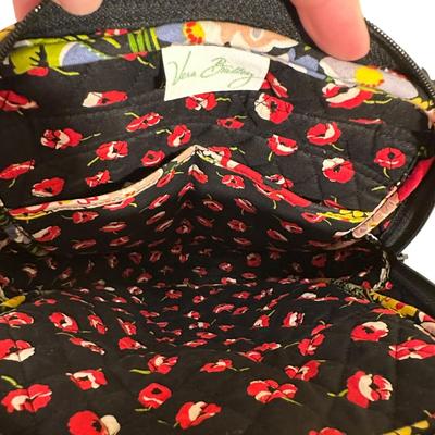 Sale Photo Thumbnail #923: Two Matching Vera Bradley Pieces Quilted Backpack with Front Pocket and Small Crossbody Clutch Bag 
Pattern appears ti be Poppy Fields. 
Excellent barely even used condition!