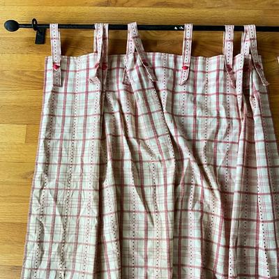 Sale Photo Thumbnail #747: Comes with vintage curtains
One side of curtains has fade and a hole
Measures: 5'9" long