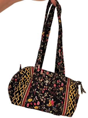 Sale Photo Thumbnail #981: Vera Bradley Lot 4 Handbags (yellow makeup bag in last photo)  & Blue Tote- these have all been visibly used to a good extent, they are in good shape but not impeccable.