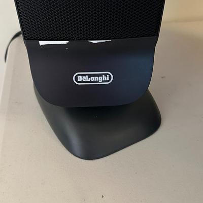 Sale Photo Thumbnail #1088: DeLonghi Tower Heater Tested/Works