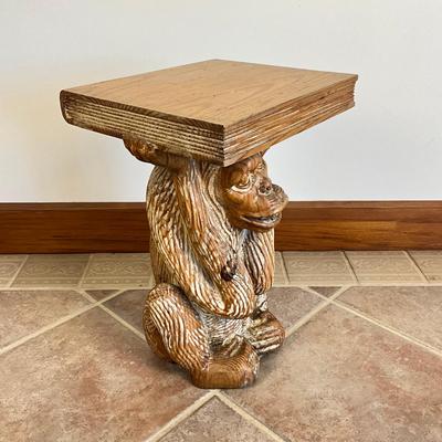 Sale Photo Thumbnail #842: Made of pine wood
Measures: 20.25" high x 14" wide x 12.5" deep