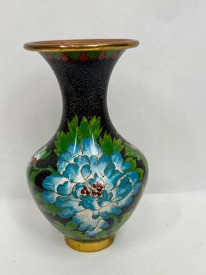 Vintage Chinese Cloisonne Enamel Vase w/ Spider Mums Lotus flowers