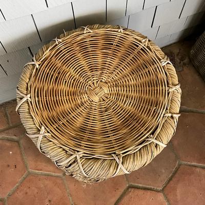 Sale Photo Thumbnail #1004: Measures: 17" diameter x 17" high
has wear and discoloration on bottom