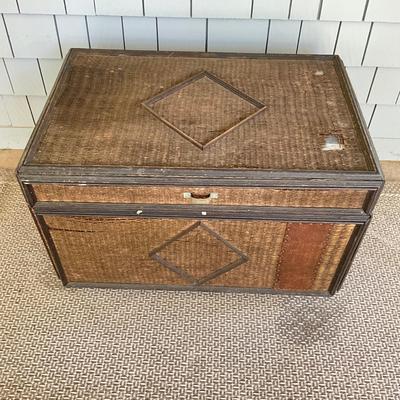 Sale Photo Thumbnail #1069: Has a lot of damage, very weathered, refer to photos
Measures: 27.5" wide x 18" deep x 17.25" high