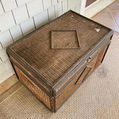 Sale Photo Thumbnail #1068: Has a lot of damage, very weathered, refer to photos
Measures: 27.5" wide x 18" deep x 17.25" high