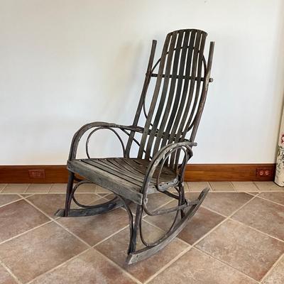 Sale Photo Thumbnail #1095: Measures: 42.5" high x 22.5" wide x 33" deep x 18.5" seat depth x 16" seat height