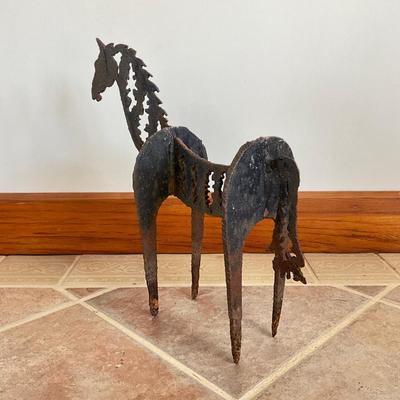 Sale Photo Thumbnail #1109: Is weathered and has rust
Measures: 17.25" high x 15" wide x 6" deep