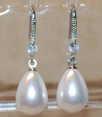 All White Faux Pear Shaped Pearl Hook Earring Set (1" x ½")
