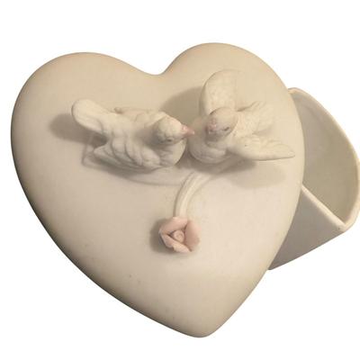 Lot of 4 Trinket Boxes Shaped Like Hearts