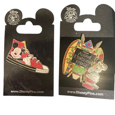 Lot of Disney Pins +Goofy Note Pad