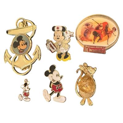 Lot of Disney Pins +Goofy Note Pad