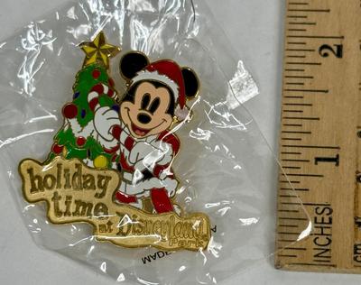 Sale Photo Thumbnail #399: Cast member limited edition pin.  From the collection of a former Disneyland Tour Guide.  New in bag.
