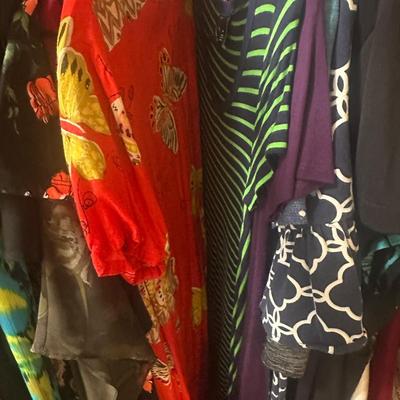 Big Lot of Women's Dresses, Skirts Sizes Medium and Large