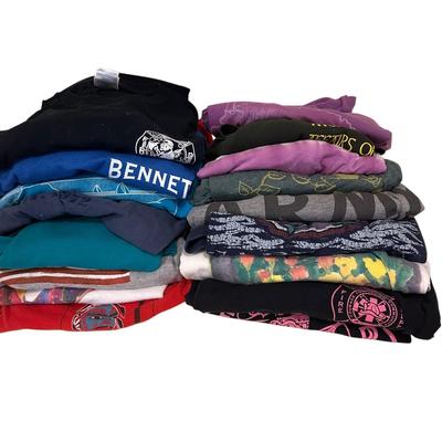 Lot of 18 T-shirts