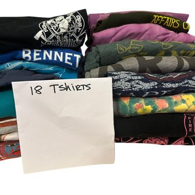 Lot of 18 T-shirts