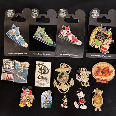 Lot of Disney Pins! and a Goofy Note Pad
